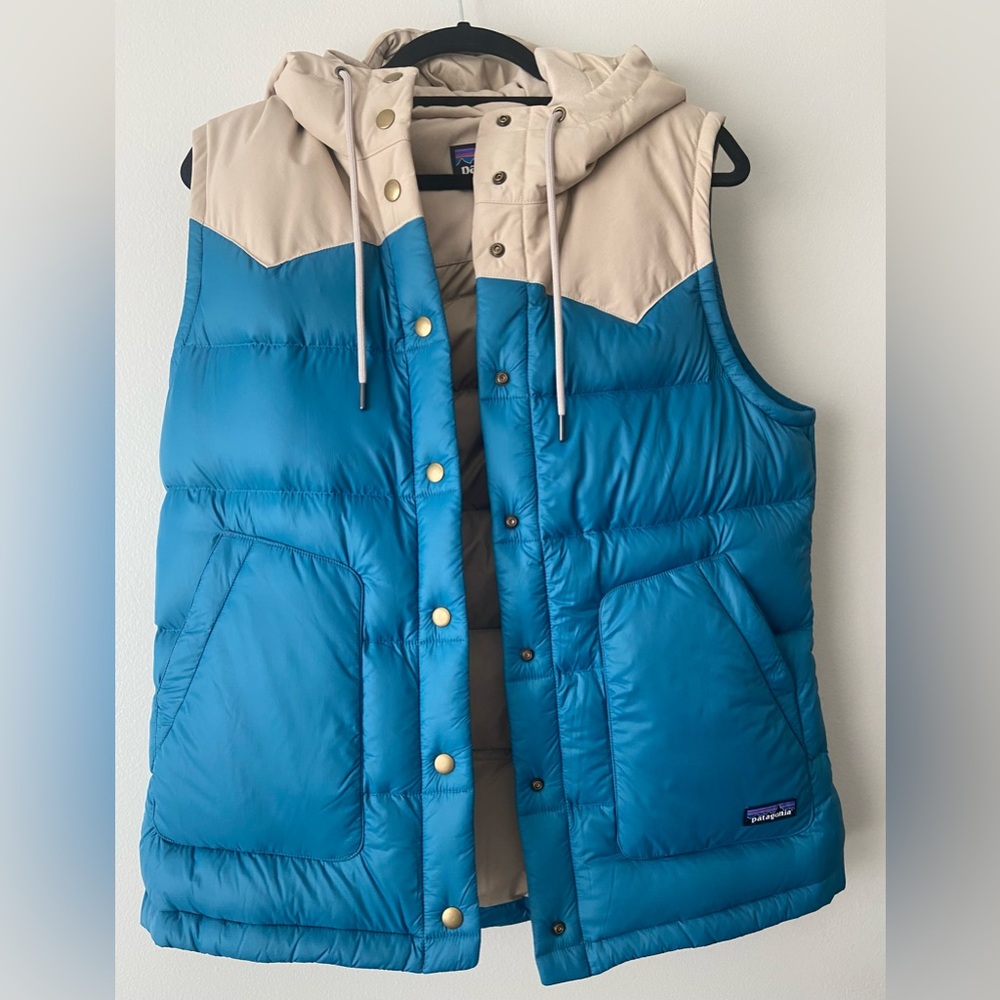 Patagonia/ Womens Blue and Tan Puffer Vest/Size Large